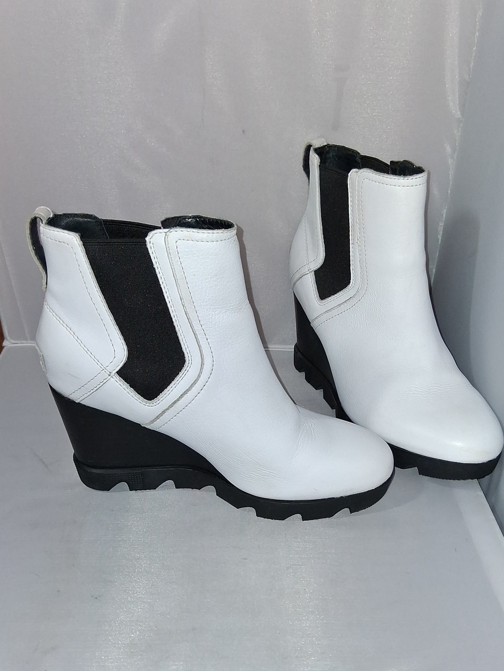 Sorel Joan Uptown Chelsea wedge boots, size 8